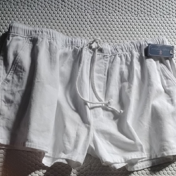 Simply Southern White Short Shorts - Picture 4 of 7
